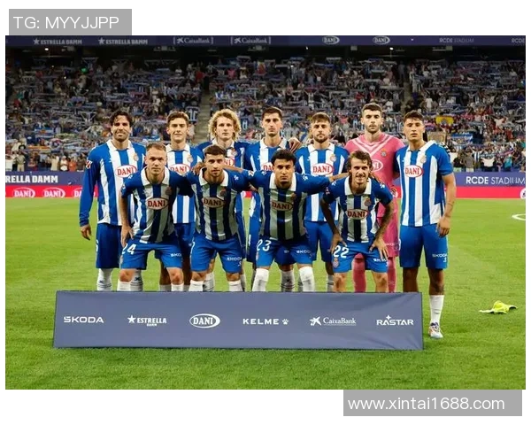 国王杯激战曼联逆转巴萨补时绝杀引爆全场激情瞬间