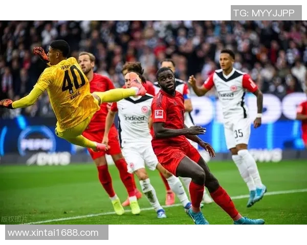 欧冠历史冷门巴黎圣日耳曼逆转拜仁引发红牌争议全场沸腾