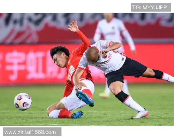 中超精彩对决里昂大胜马竞神奇扑救瞬间引发全场热烈欢呼