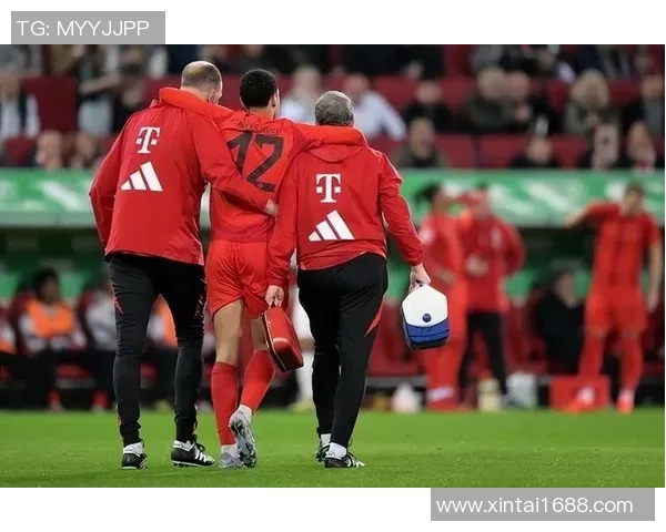 国王杯激战：拜仁险胜国米乌龙球成关键瞬间引发全场狂欢