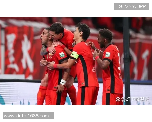 中超精彩对决里昂大胜AC米兰帽子戏法引发全场沸腾