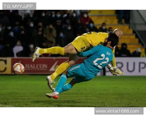 国王杯巴萨与那不勒斯激战成平局乌龙球瞬间引发全场热议