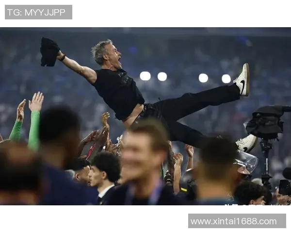 欧联杯精彩对决巴黎圣日耳曼大胜莱比锡引发全场热烈反响